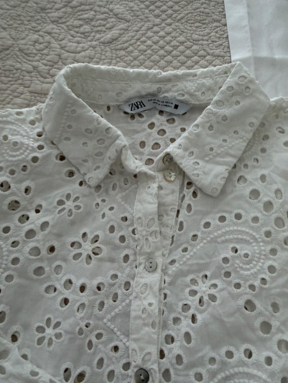 Zara White Floral Eyelet Button-Down Shirt - Picture 8 of 8